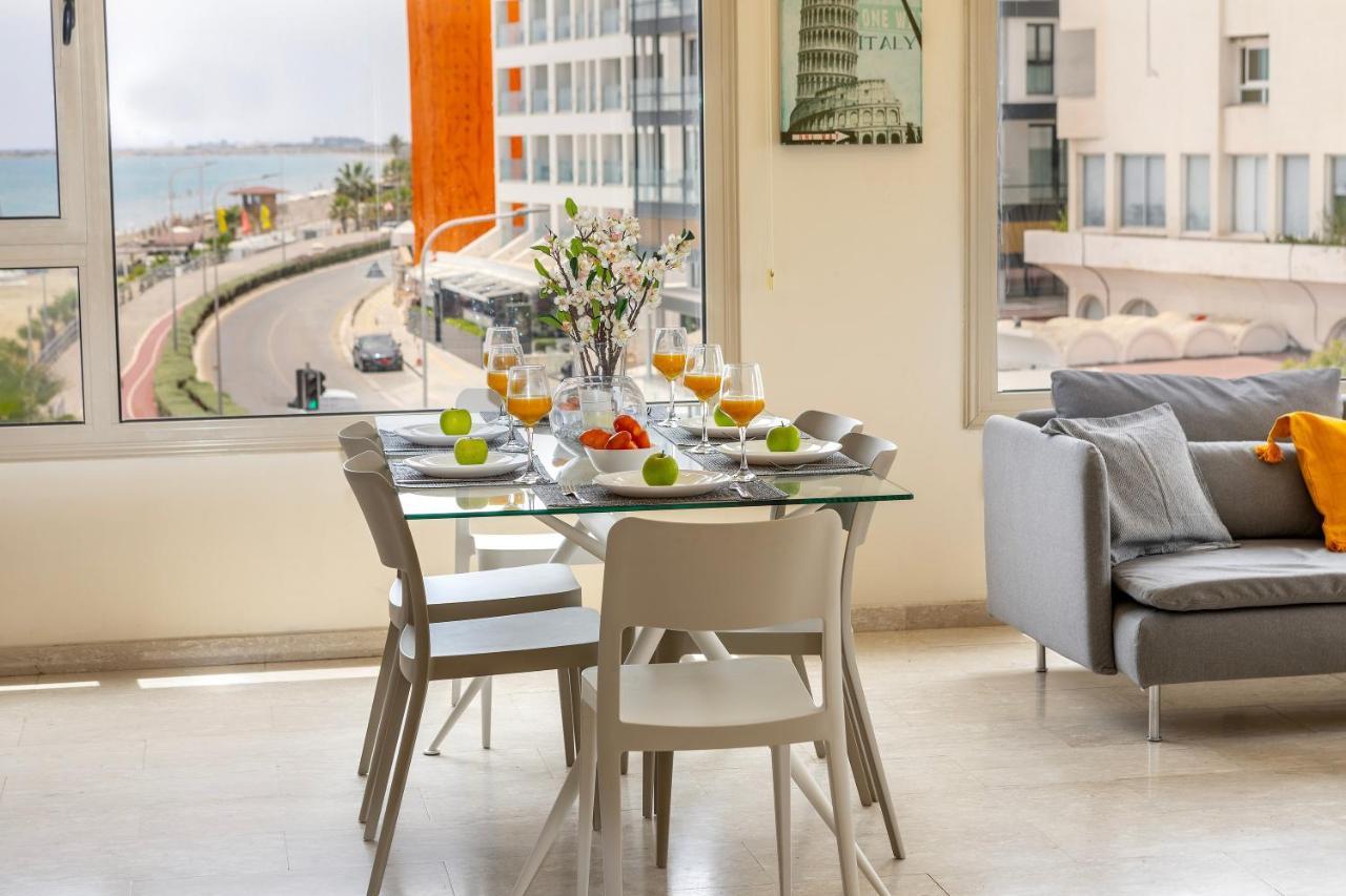Mackenzie Beachfront Eftyhia Suite Ларнака Екстер'єр фото