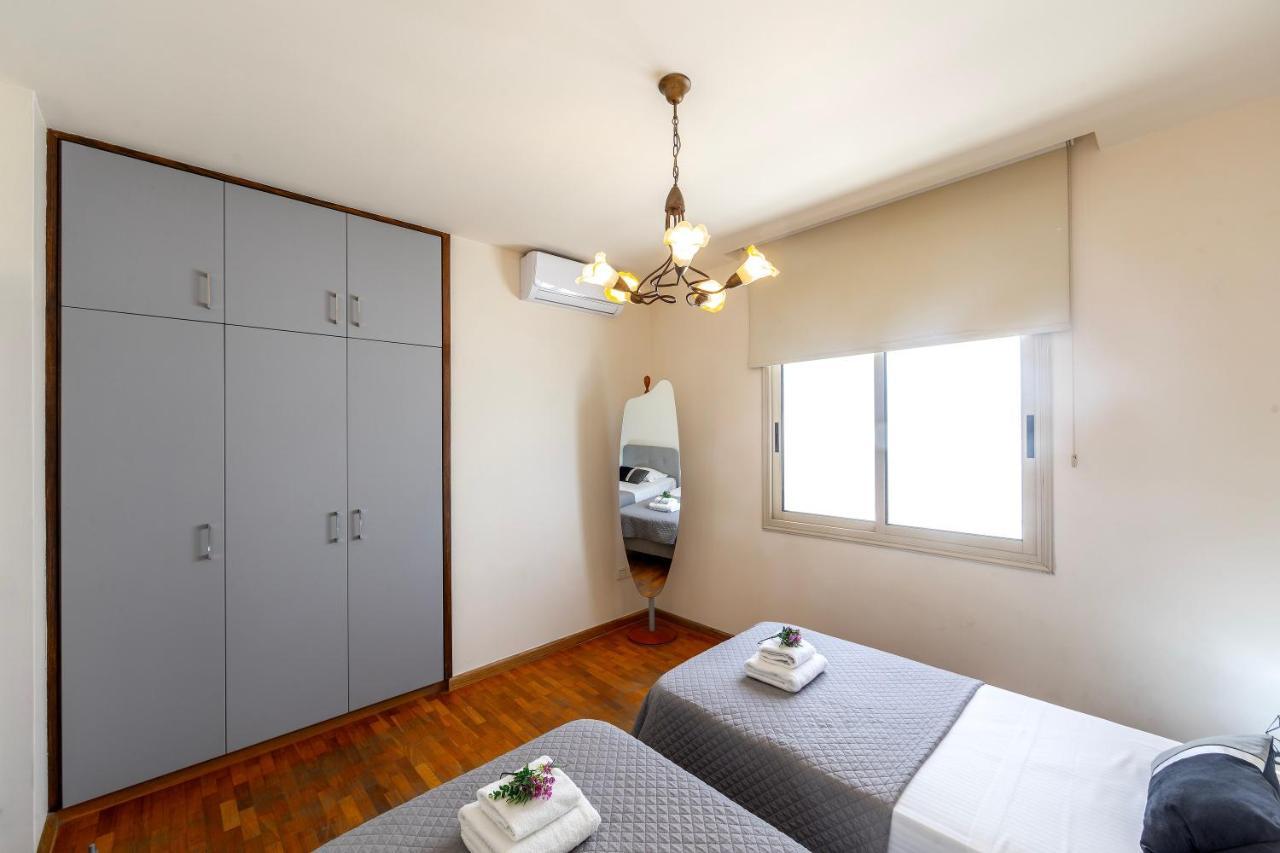 Mackenzie Beachfront Eftyhia Suite Ларнака Екстер'єр фото