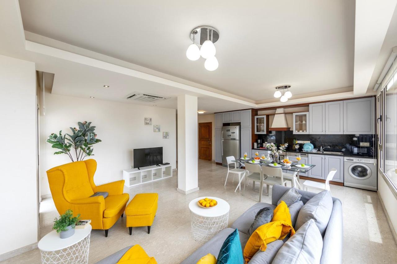 Mackenzie Beachfront Eftyhia Suite Ларнака Екстер'єр фото