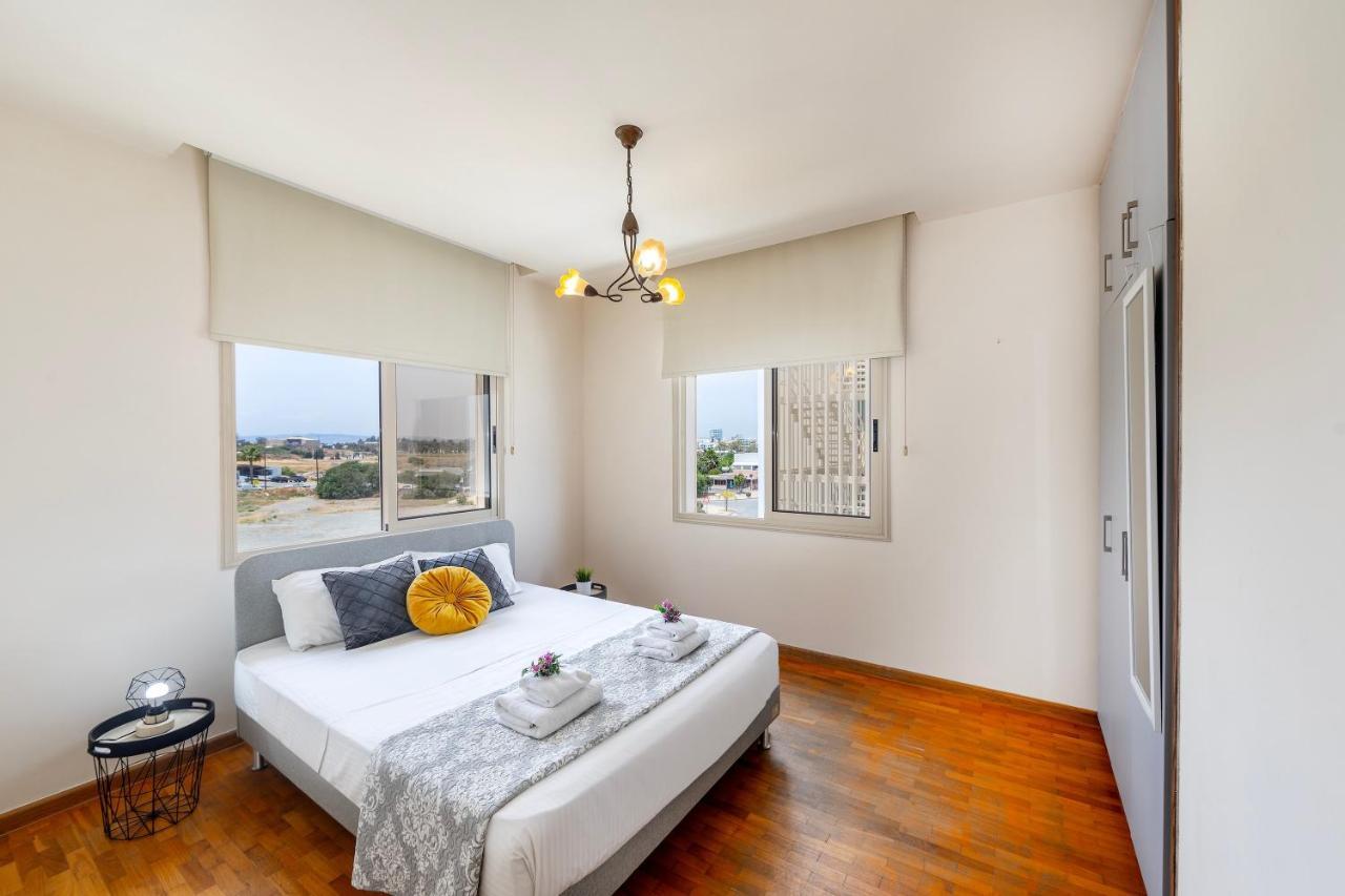 Mackenzie Beachfront Eftyhia Suite Ларнака Екстер'єр фото
